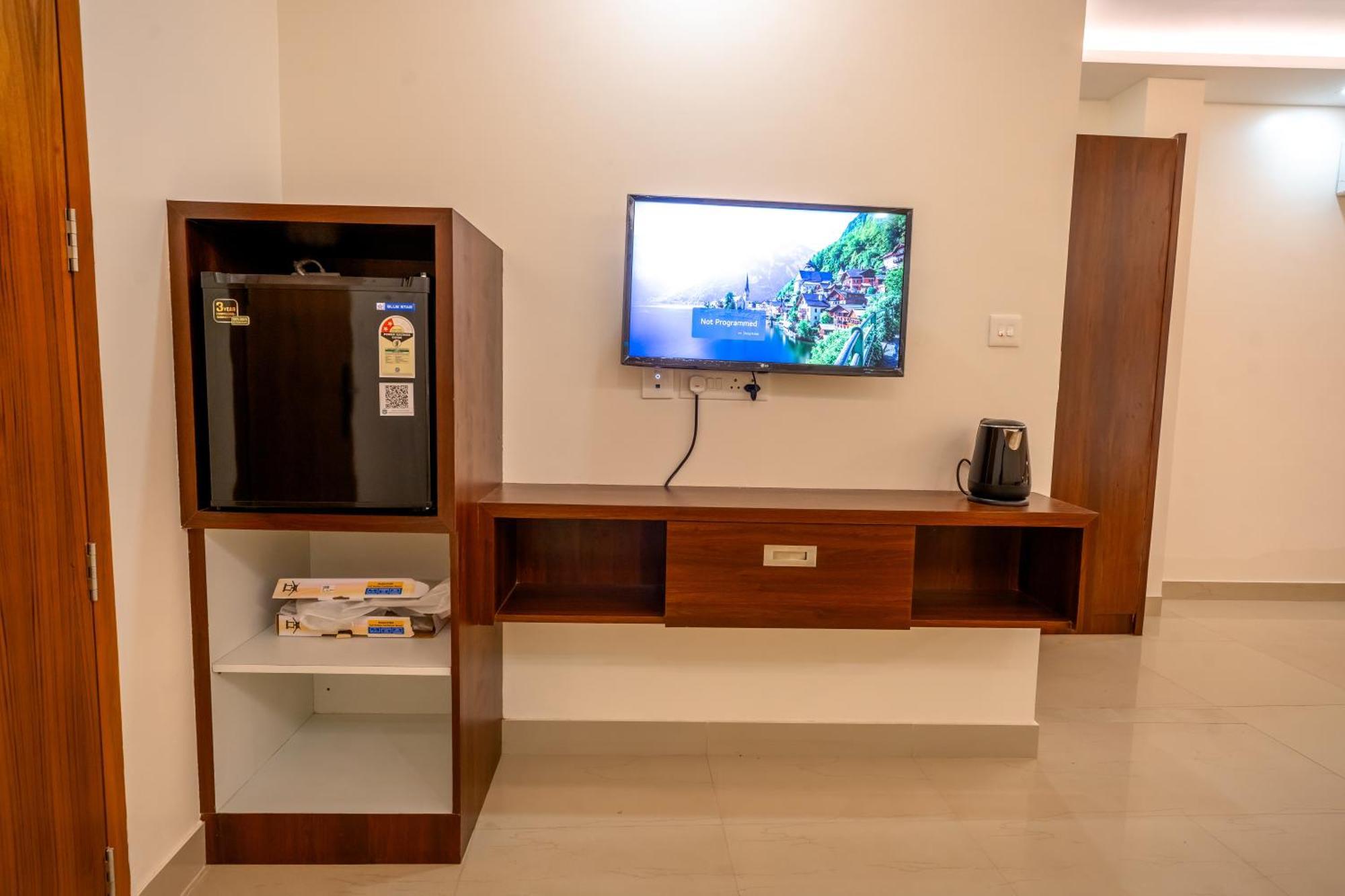 Готель Metro Residency Tirur Екстер'єр фото