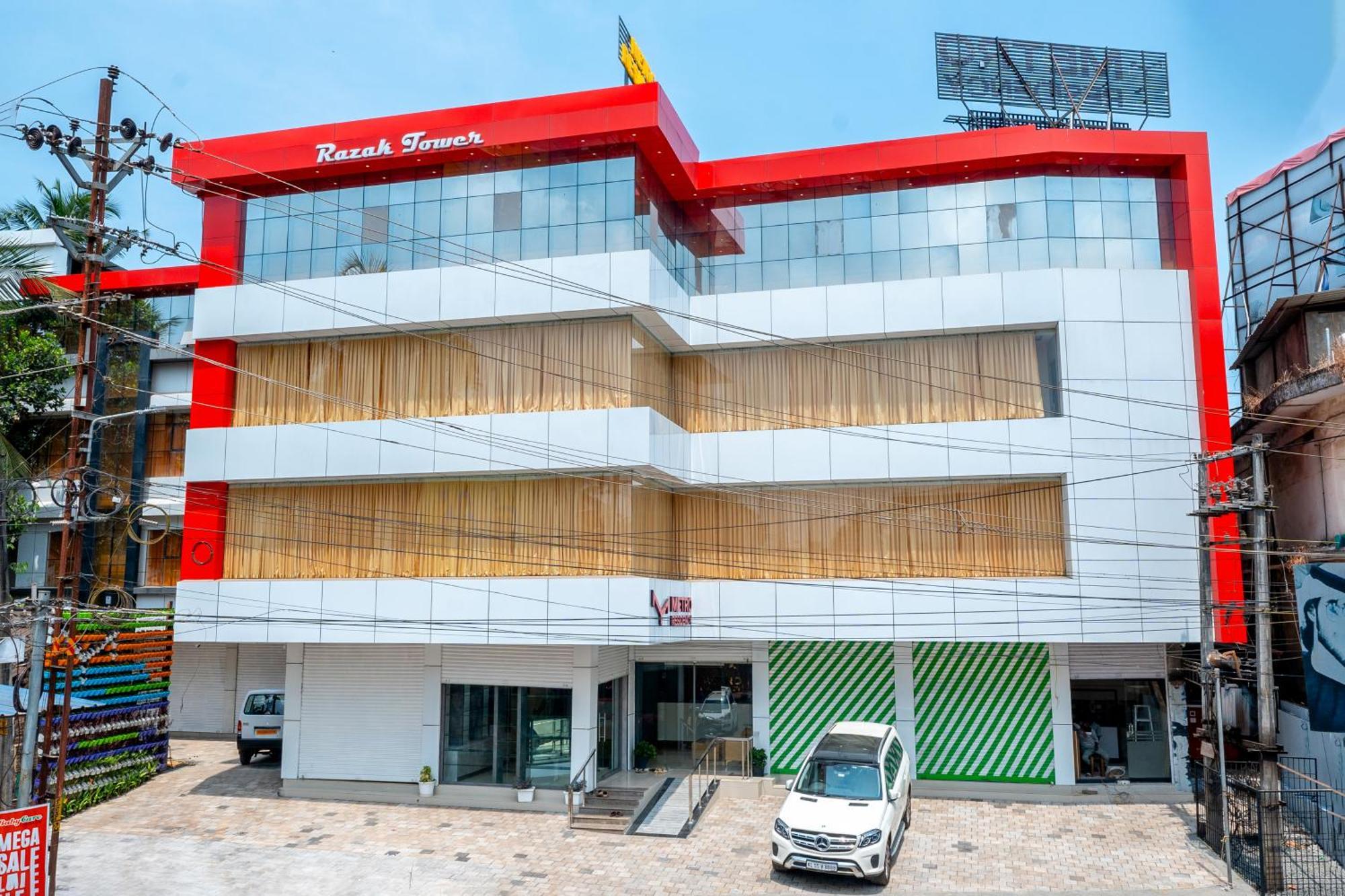 Готель Metro Residency Tirur Екстер'єр фото